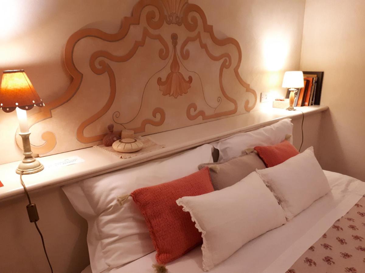 Bed and Breakfast Dépendance Royale Caserta Exterior foto